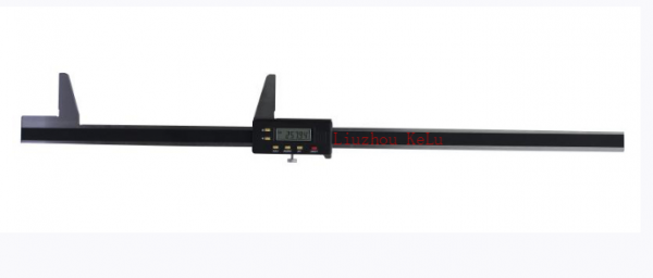 Measuring device for the longitudinal distance of the wheelset bracket friction pads